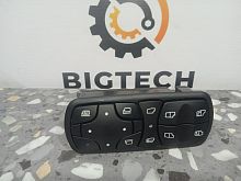 Блок кнопок стеклоподъемников водительская дверь Mercedes Benz MP2 MP3 A9438200097