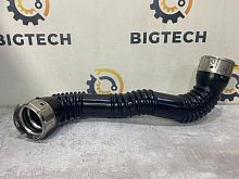 Патрубок интеркулера правый Mercedes Benz W176 W242 W246 C117 X117 156 A2465200101