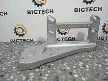 Кронштейн крепления ступеньки правый Mercedes Benz Actros A9436662631