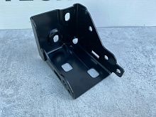 Кронштейн передней панели правый Mercedes Benz A2136261300
