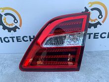 Фонарь задний правый в крышку багажника Mercedes Benz A1669068501