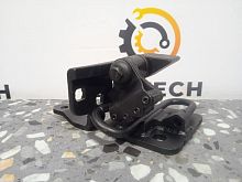 Петля правой двери нижняя  Mercedes Benz Actros MP2 MP3 A0007230541